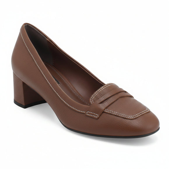 Via Veneto brown leather loafer with slip-on shape and comfortable mid-height block heel.