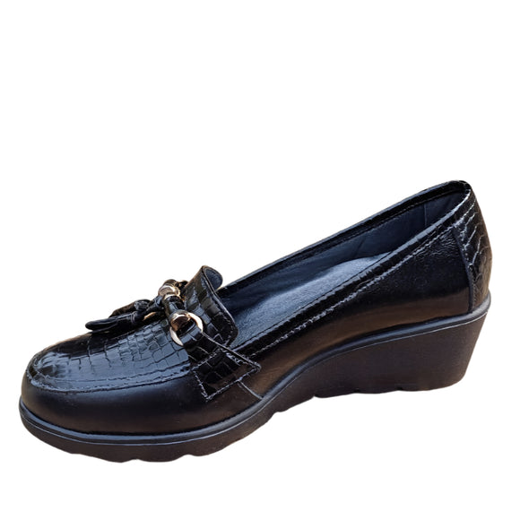 Via Veneto Leather Patent Loafer with Tassle - Black