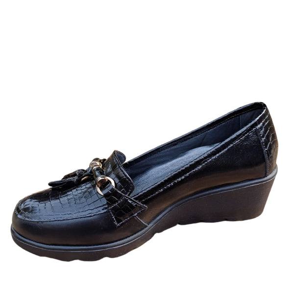Via Veneto Leather Patent Loafer with Tassle - Black