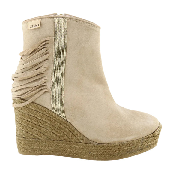 Gaimo Beige wedge sandal with fringes from via veneto shoes