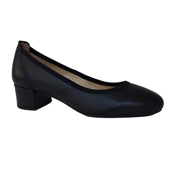 Via Veneto Court shoe with small block heel - Black - My Shoe Shop - General