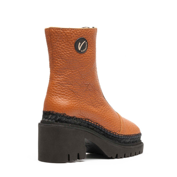 Vidorreta Leather Boot with Front Zip Camel 90500