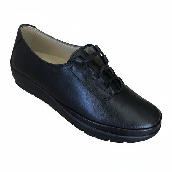 Crash lace-up leather sneaker in Black