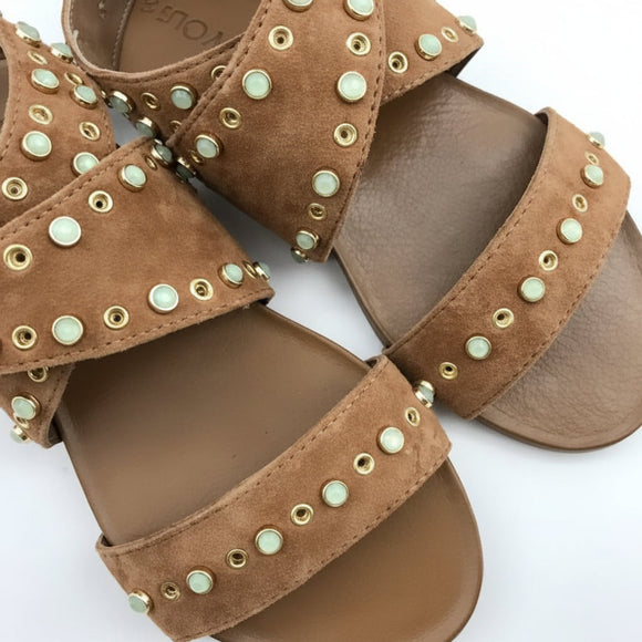 Inuovo 8415 blush soft leather flat sandal with stud detailing.