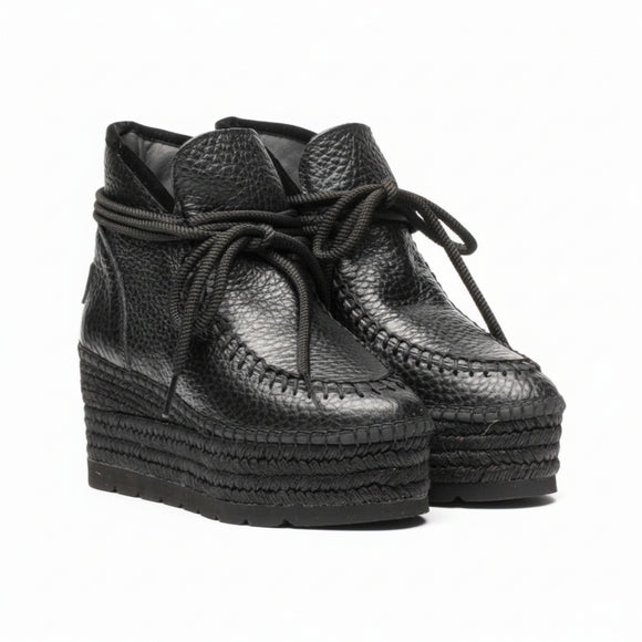 Vidorreta Black leather lace-up wedge boot