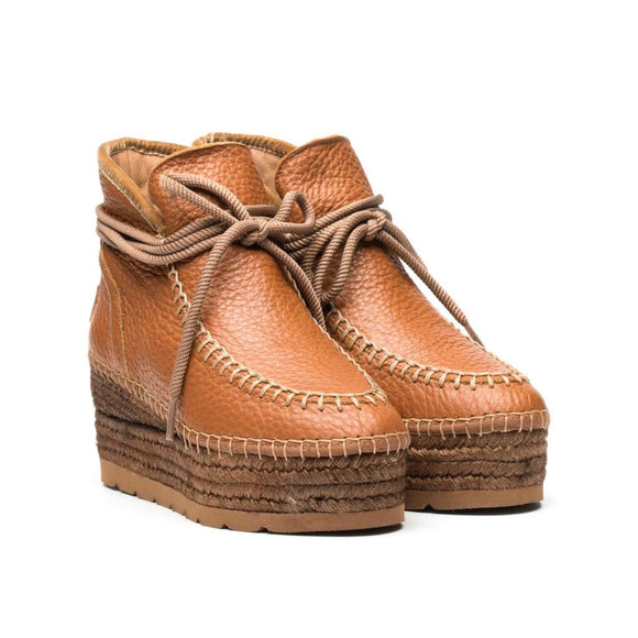 Vidorreta Camel leather lace-up wedge boot